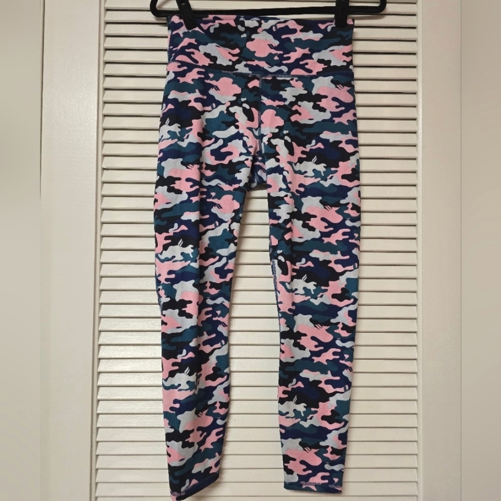 Powerhold Made by Fabletics - Camo  Workout Athletic Activewear Leggings